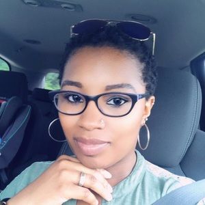 Meet your Posher, Alexandia